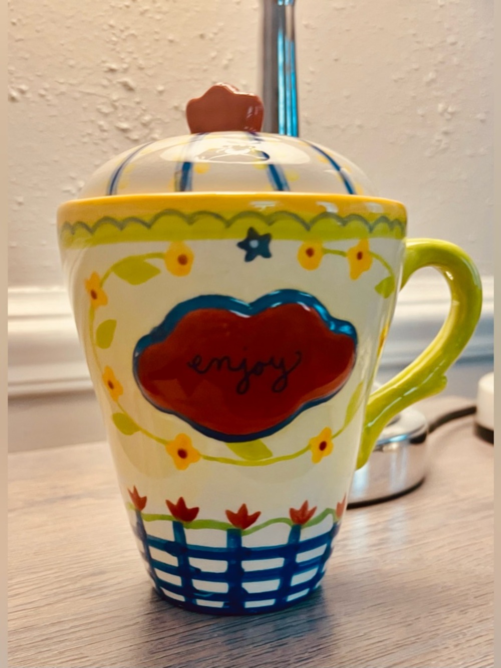 Kimberly Hodges Vintage Colorful “ENJOY” Hand-Painted Ceramic Lidded Mug. - Picture 5 of 7